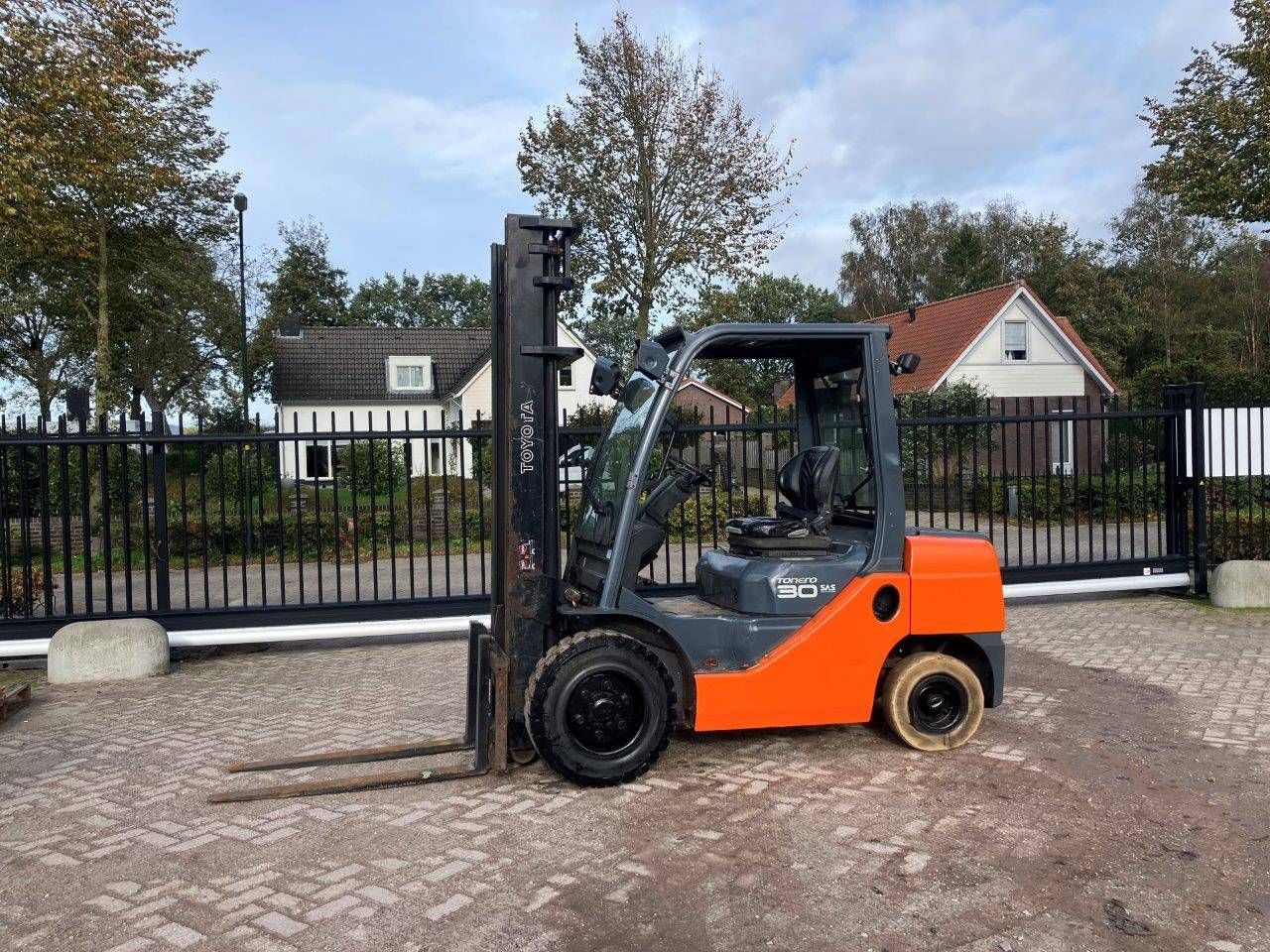 Forklift Toyota 52-8FDF30 Diesel 3000kg 4.0m 2010