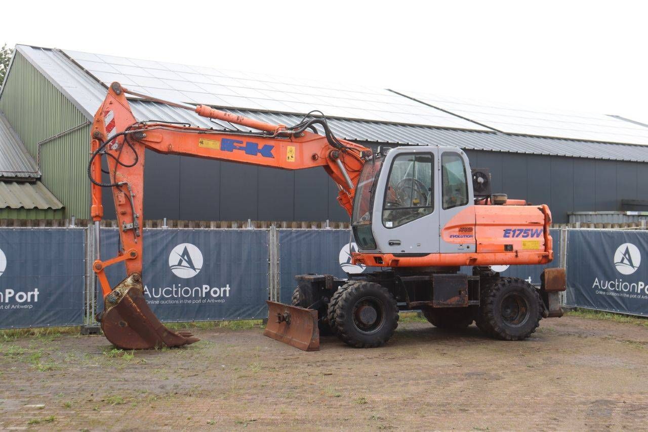 Wheeled excavator Fiat Kobelco E175W Diesel 112kW 2003