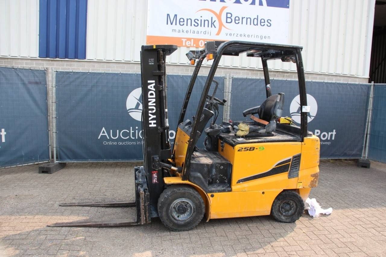 Forklift Hyundai 25B-9 Electric 2500kg 3.3m 2009