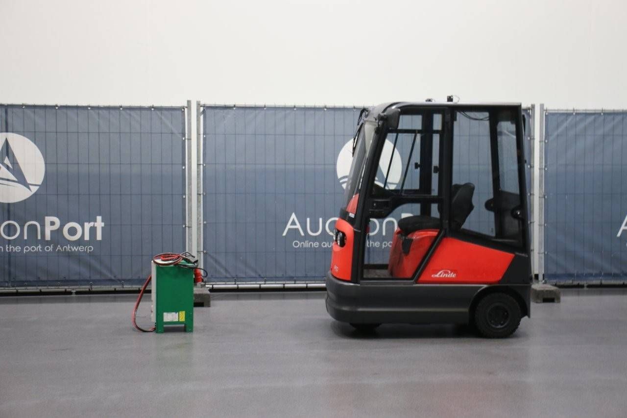 Electric tractor Linde P60 2014