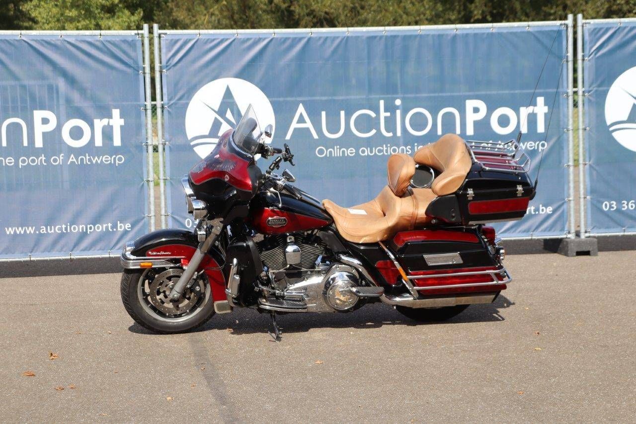 Motorcycle Harley-Davidson Ultra Classic Petrol 2008