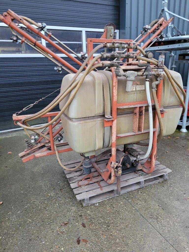 Field sprayer Douven 48.23.001