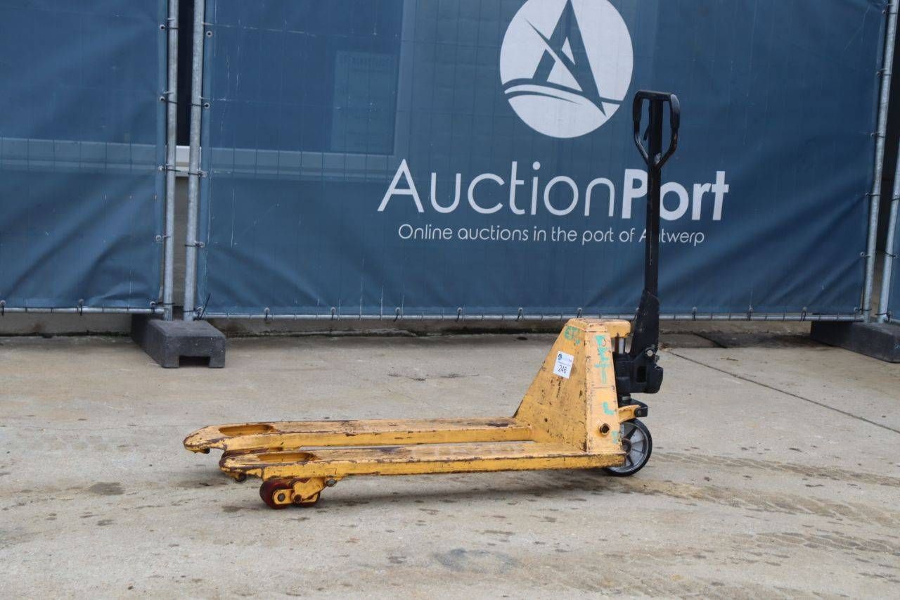Pallet truck