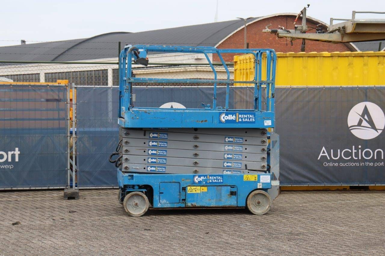 Scissor Lift Genie GS-4047 Electric 13.7m 2014