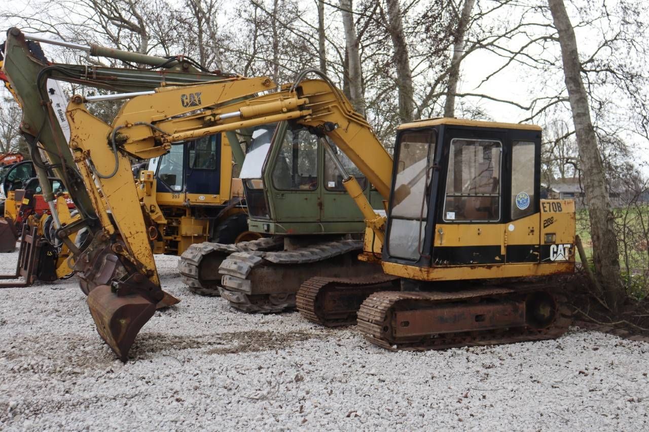 Crawler excavator Caterpillar E70B Diesel