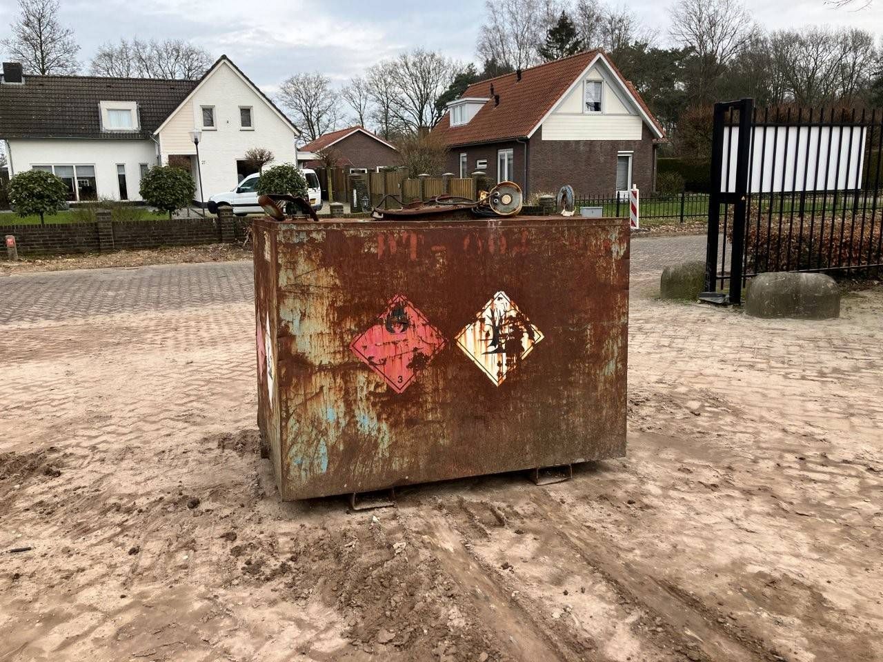 Diesel tank 1500L 2011