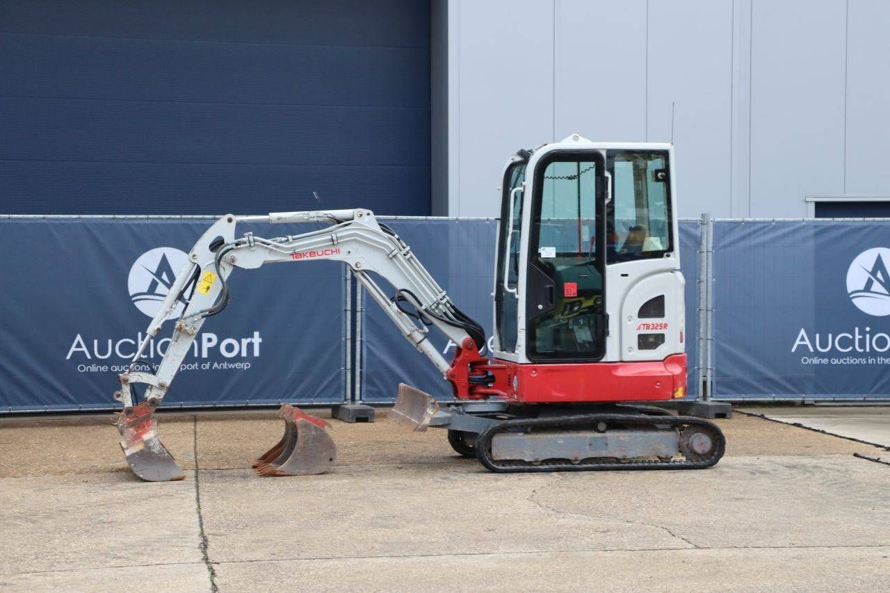 Mini-pelle Takeuchi TB325R Diesel 16,5 kW 2021
