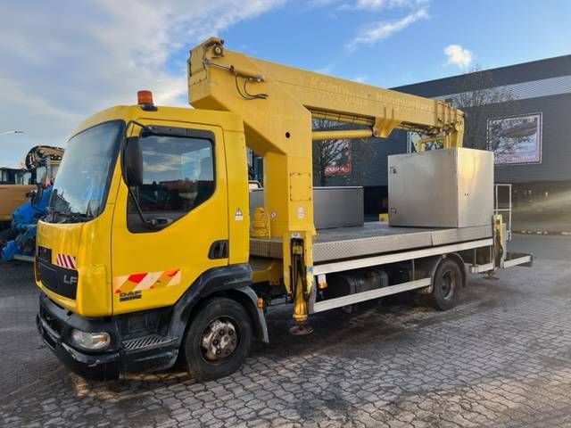 Crane truck DAF LF 45 Diesel 180hp 2003