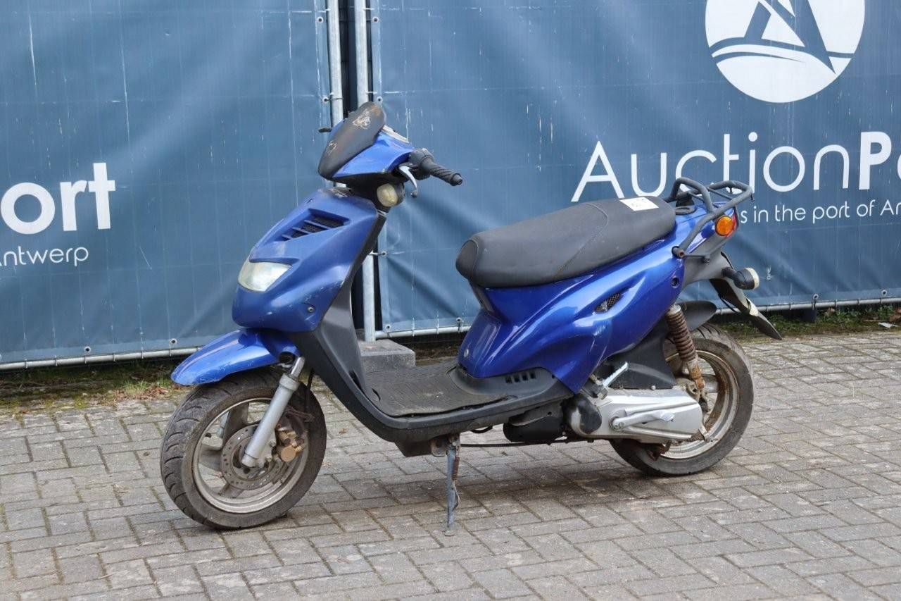 Scooter Generic B05 Petrol 2pk 2005 (Margin)