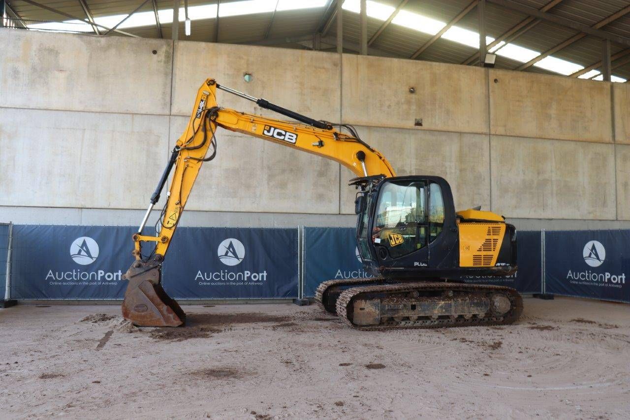 Crawler excavator JCB JS131LC Diesel 75hp 2018
