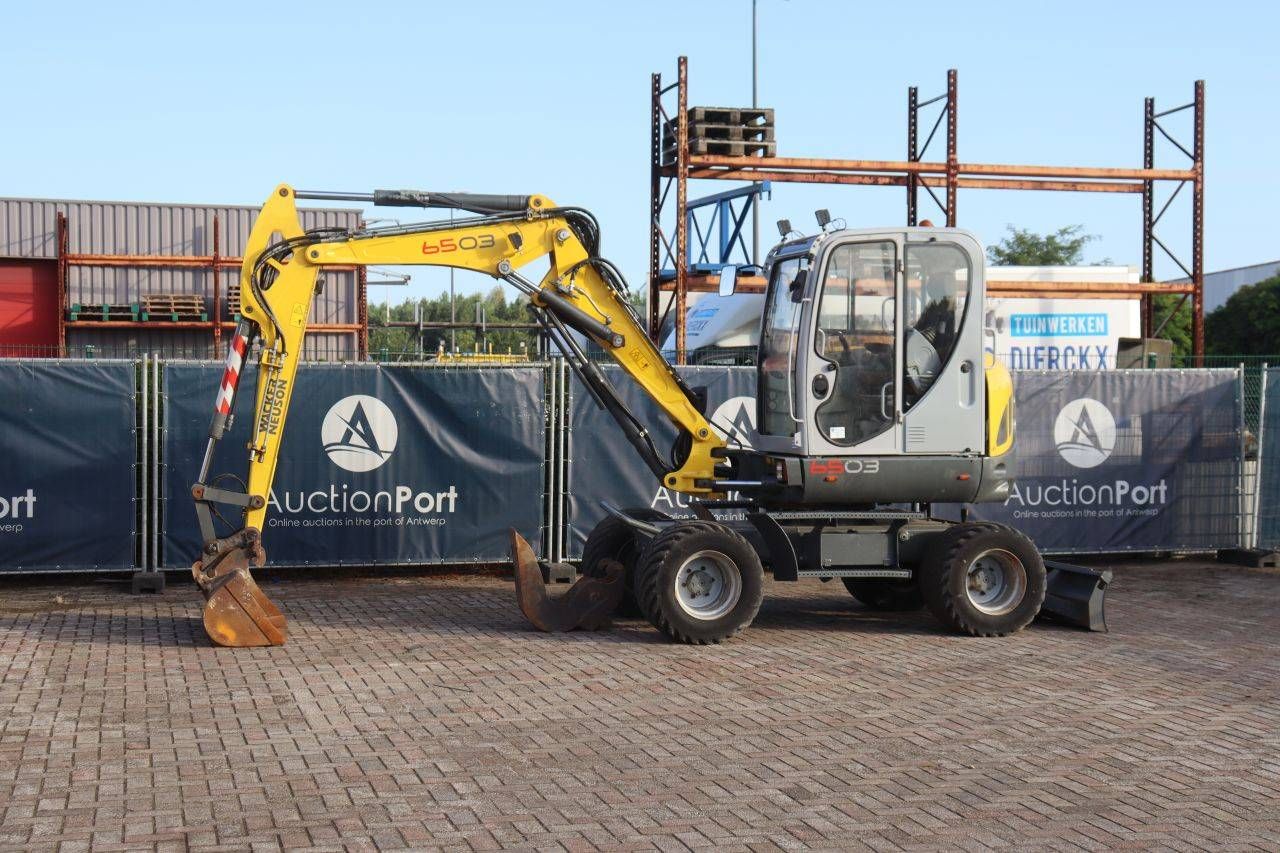 Escavatore gommato diesel Wacker Neuson 6503 da 43 kW, anno 2009