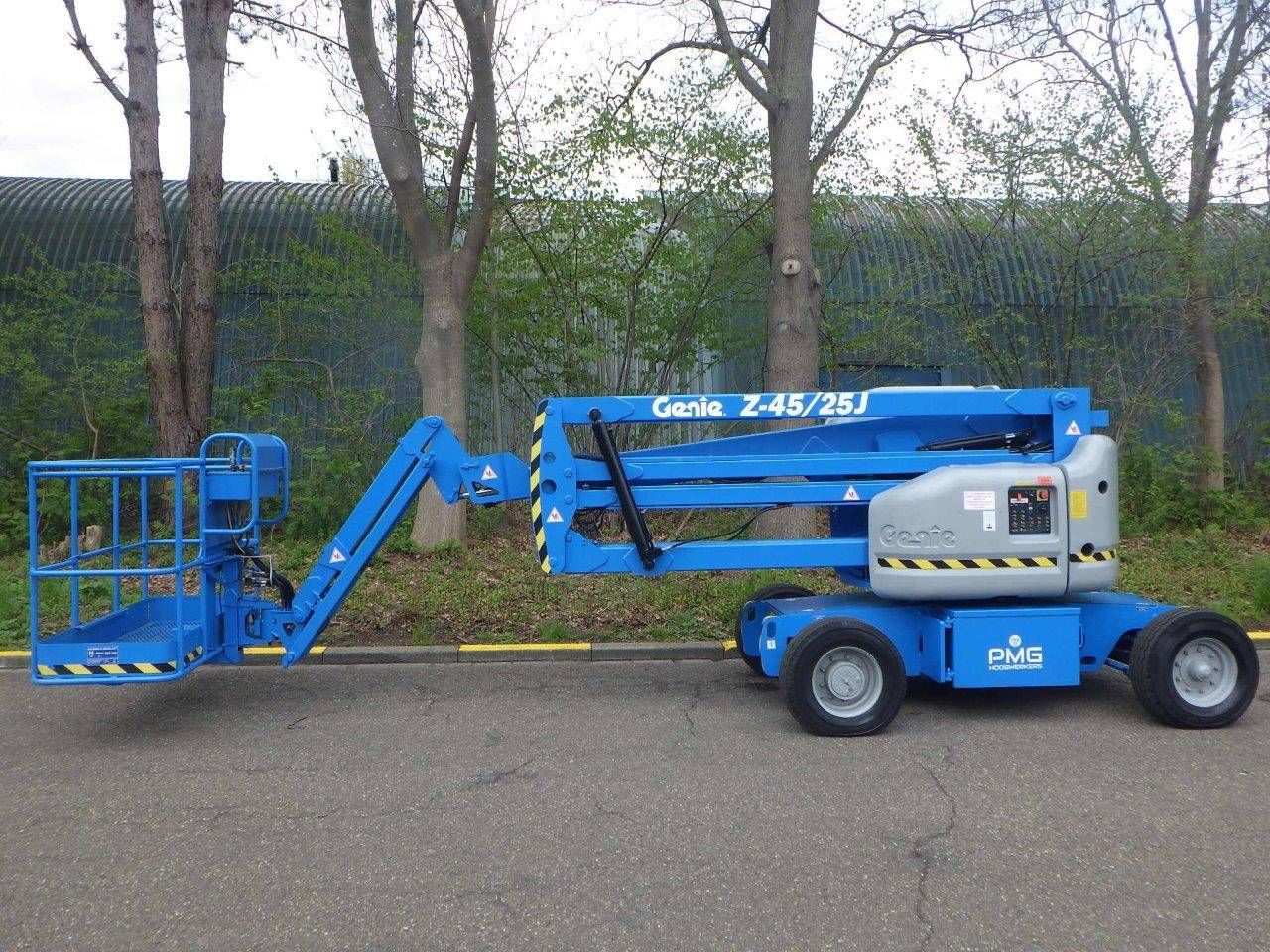 Articulating telescopic boom lift Genie Z-45/25 Bi-energy 15.87m 2008