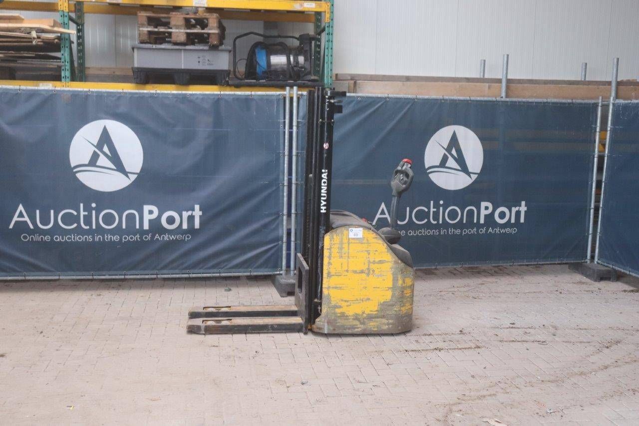 Stacker Hyundai 20HS(L)-7DLL29 Electric 2000kg 2.9m 2012