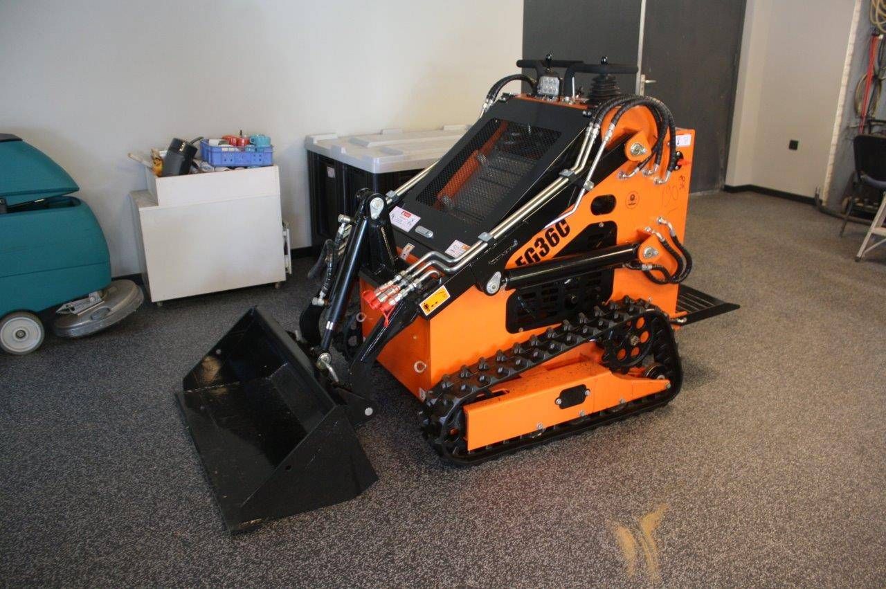 Kniklader Skid Steer EG36C Benzine 13.5pk 2024 Nieuw
