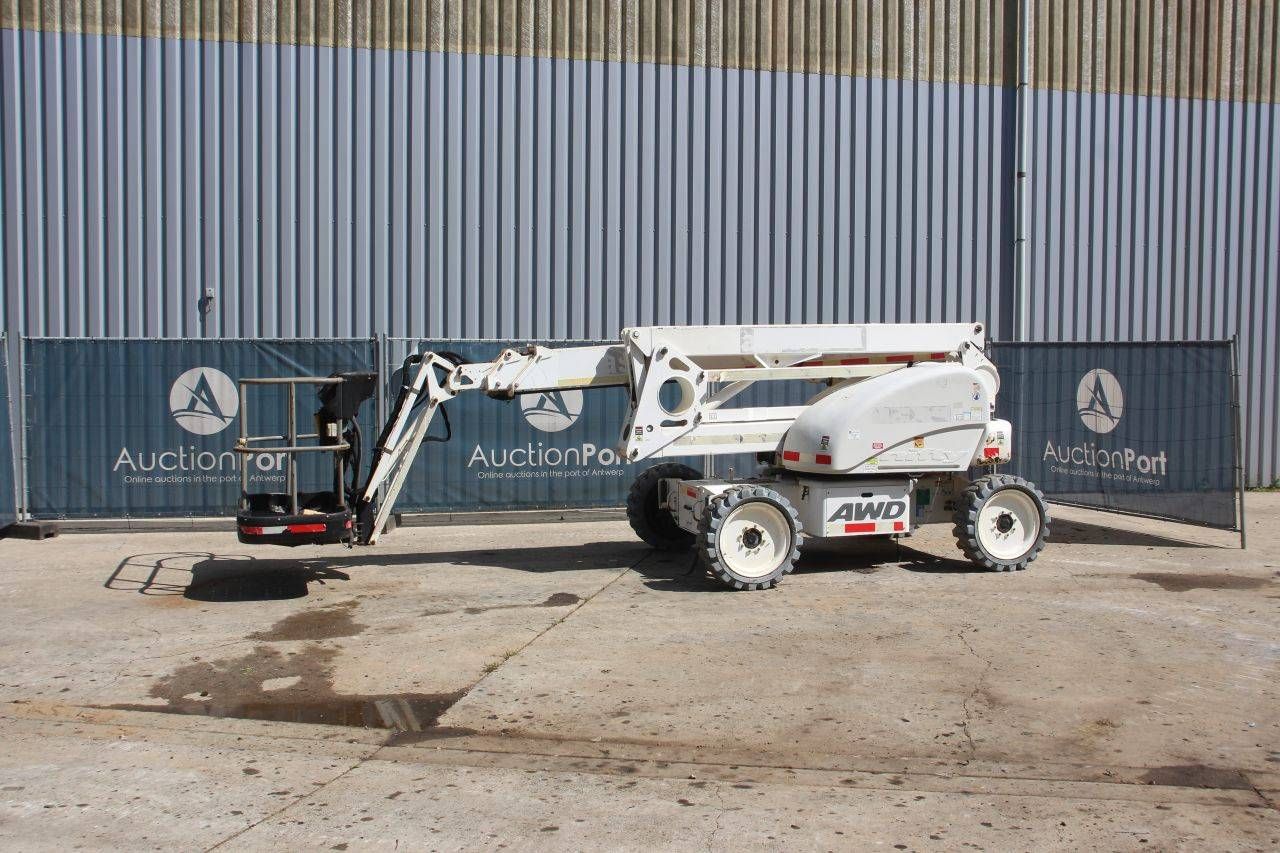 Piattaforma aerea articolata Niftylift HR21, ibrida diesel + elettrica, portata 225 kg, altezza 20,8 m, anno di produzione 2015.