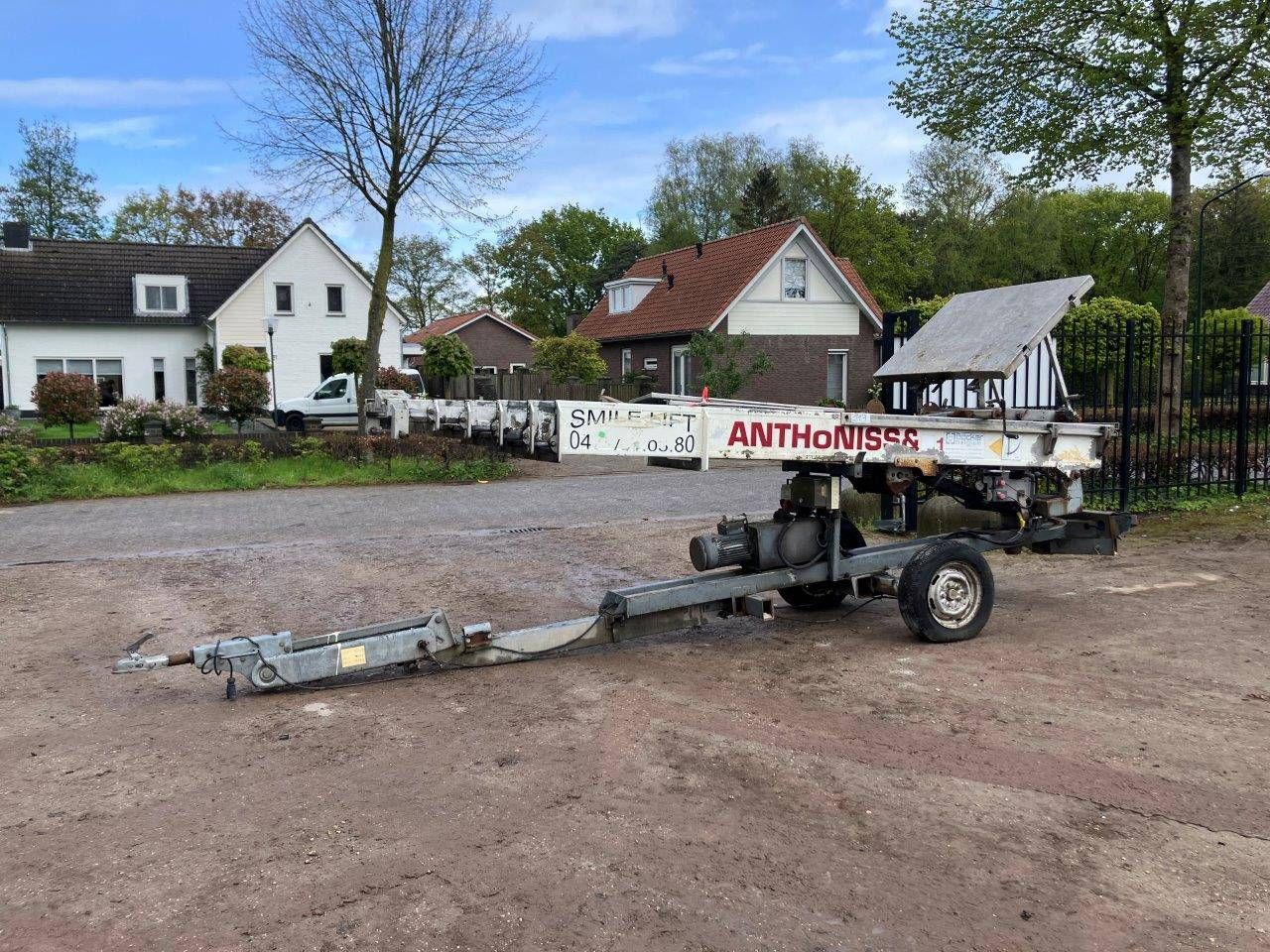 Pan lift Bocker 18/0-5 Electric 200kg 17.5m 2004