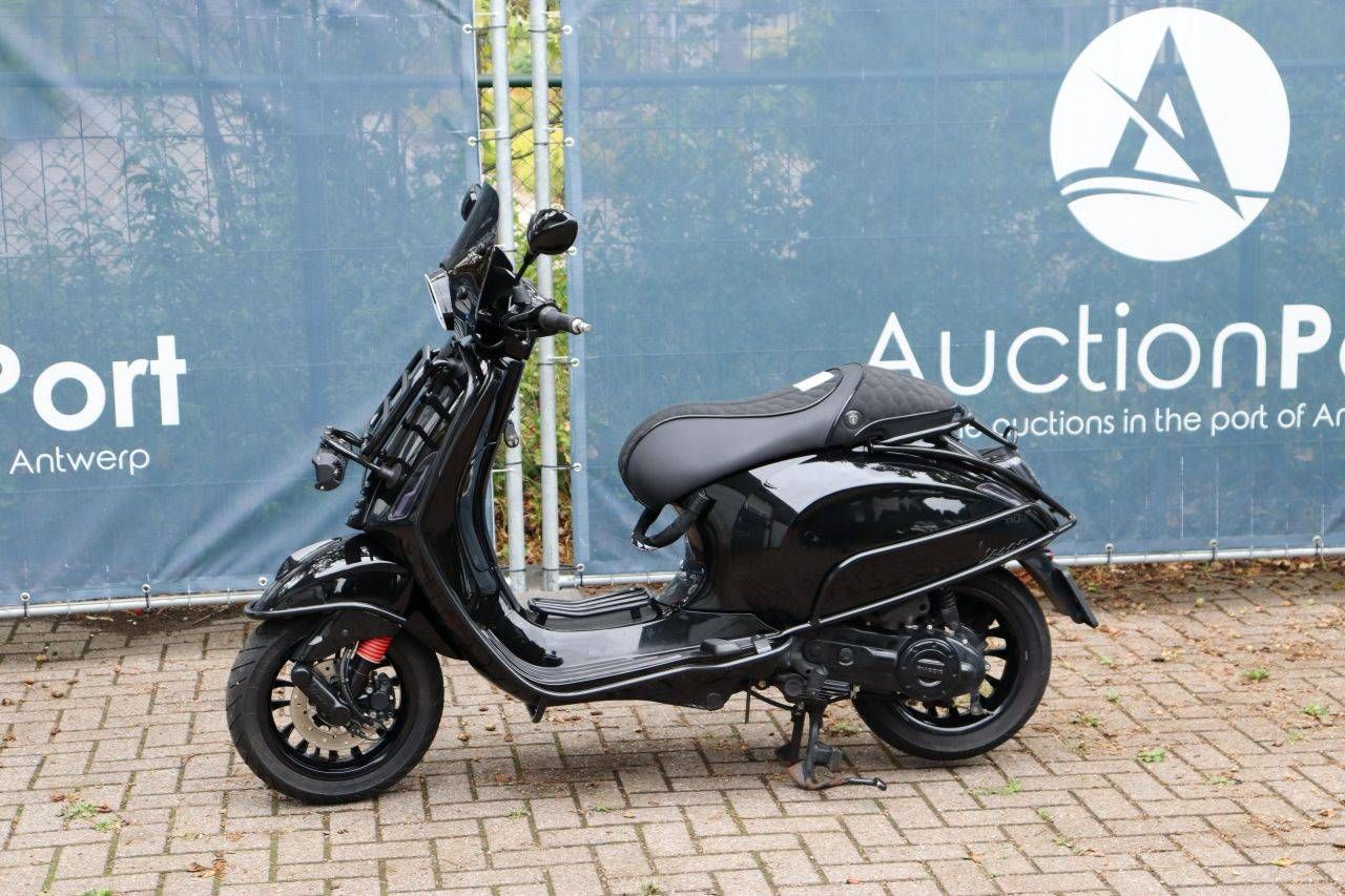 Scooter Piaggio VESPA SPRINT 50 Petrol 2024 (Margin)