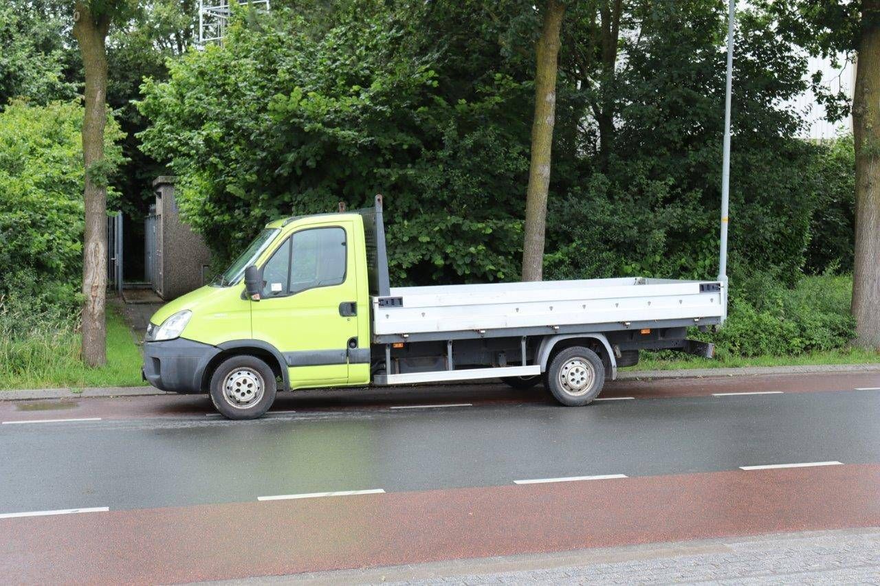 Pick Up Open Body Iveco 35S11 Diesel 106pk 2011 