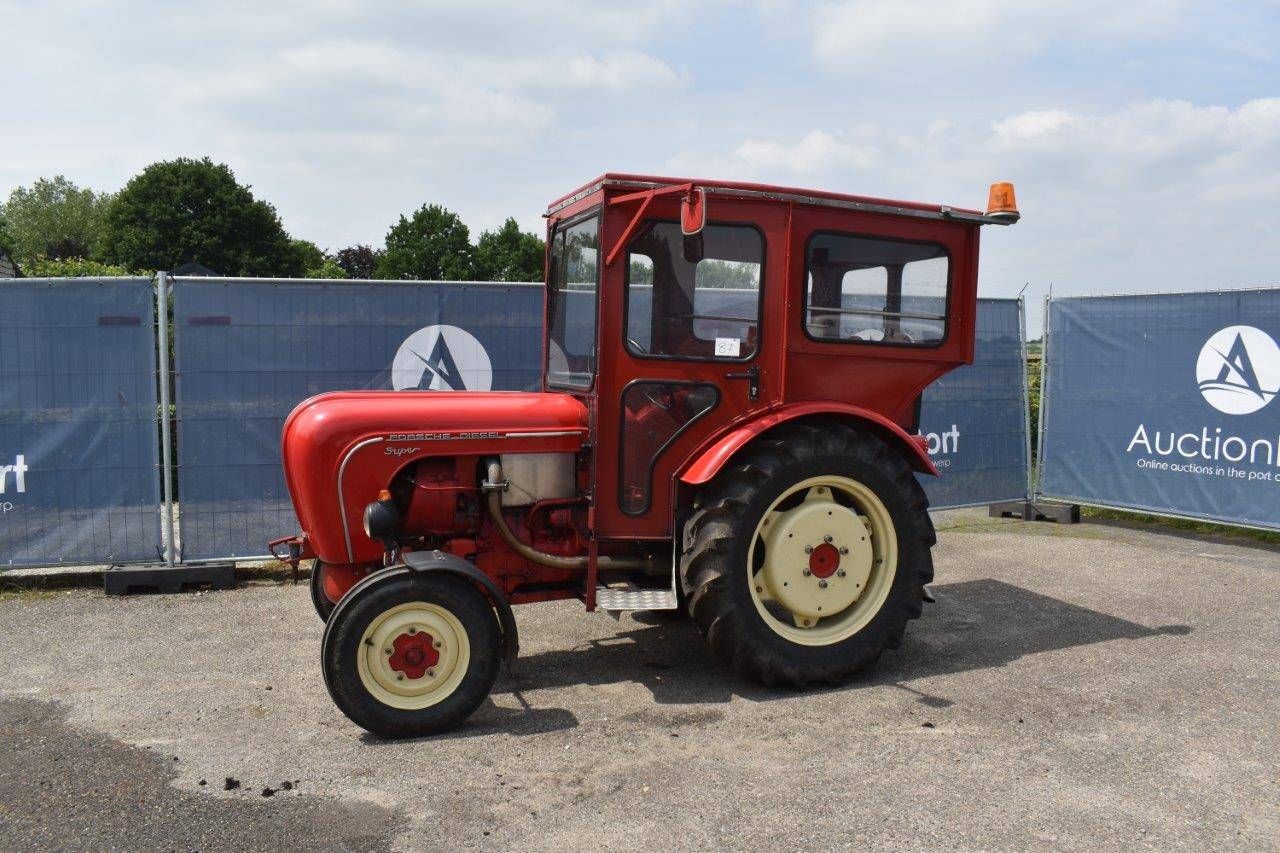 Tractor Porsche 308N Super Diesel (margin)