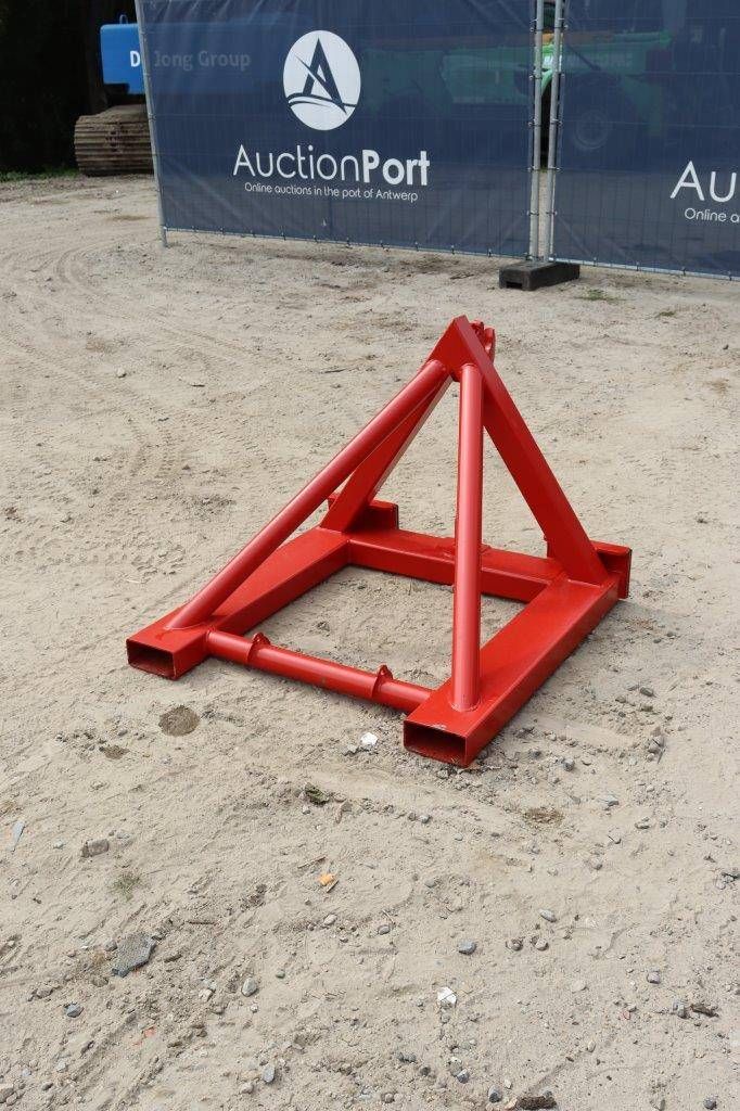 3-point implement bracket New