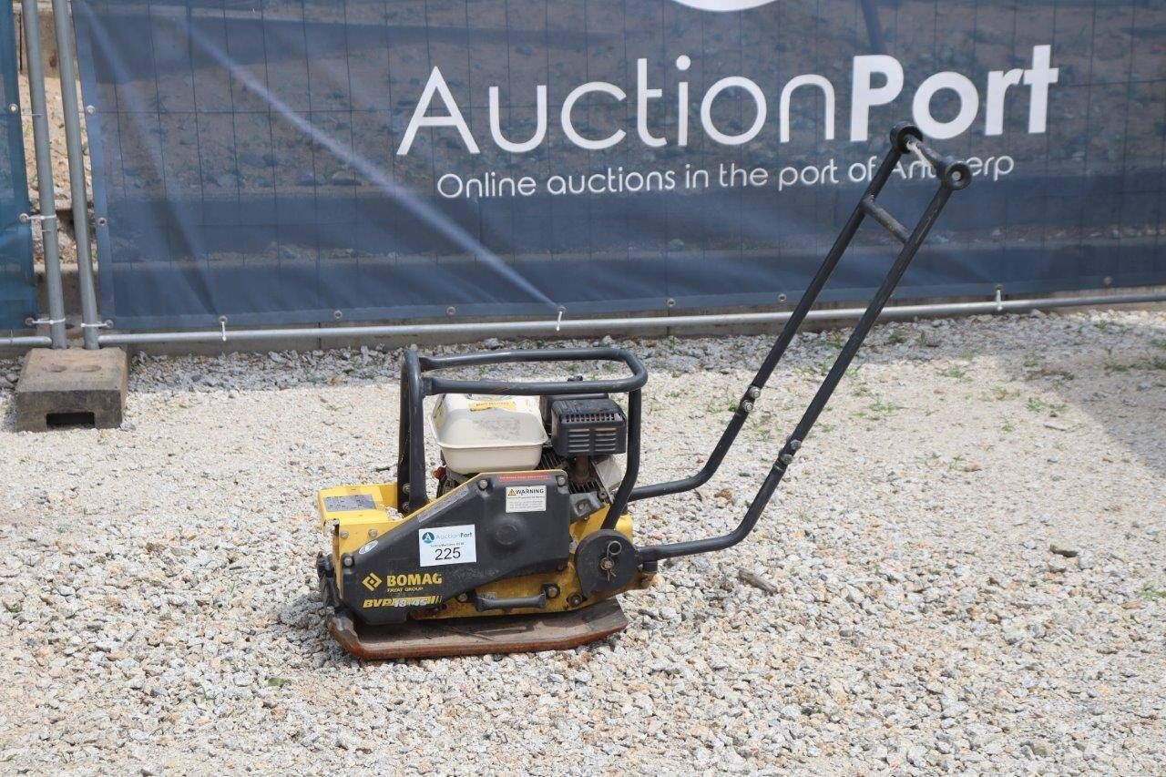 Vibratory plate Bomag BVP 18/45 Petrol