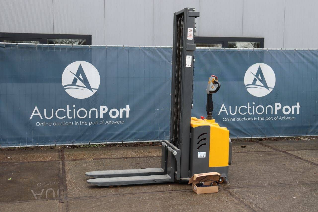 Stacker Jungheinrich EMD 220 Electric 2000kg