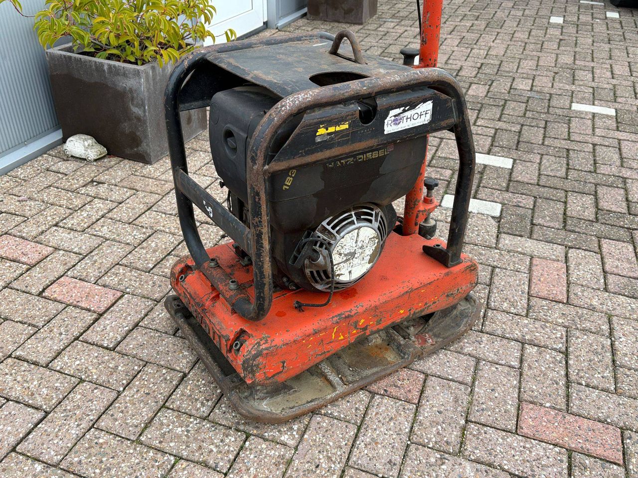 Vibrating plate Nemaco EVA31 Diesel 2001 (Margin)