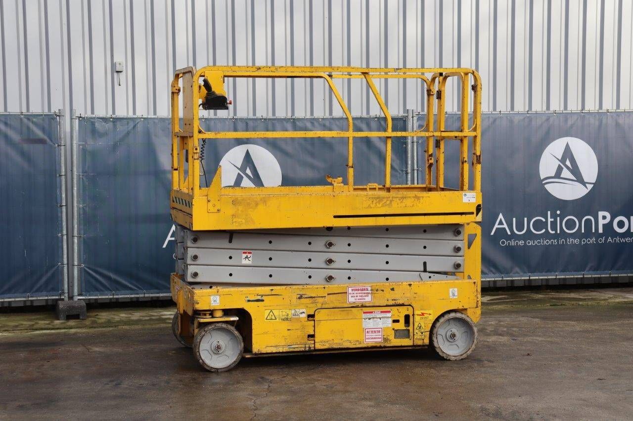 Scissor Lift Genie GS-2646 Electric 9.96m 2006