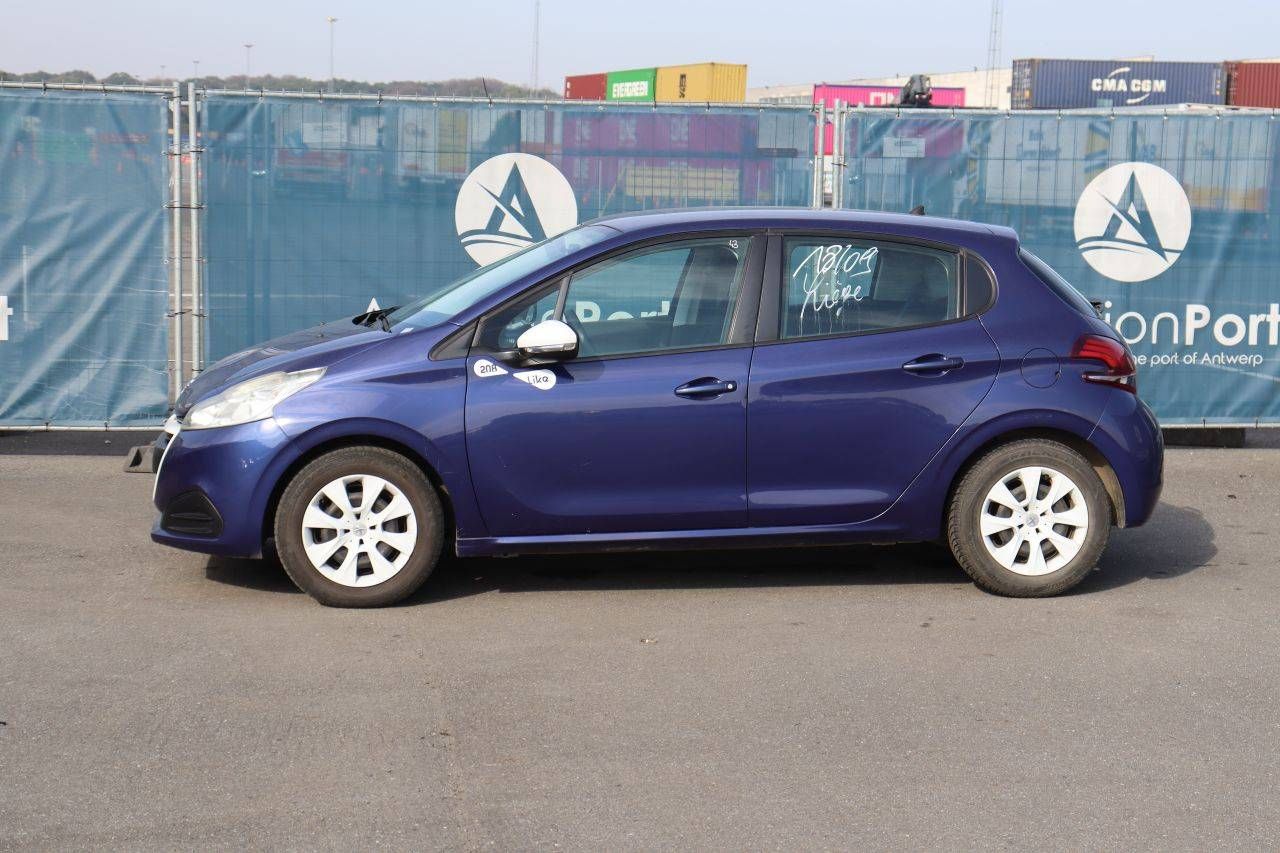 Passenger car Peugeot 208 Petrol 68hp 2016 (Margin)