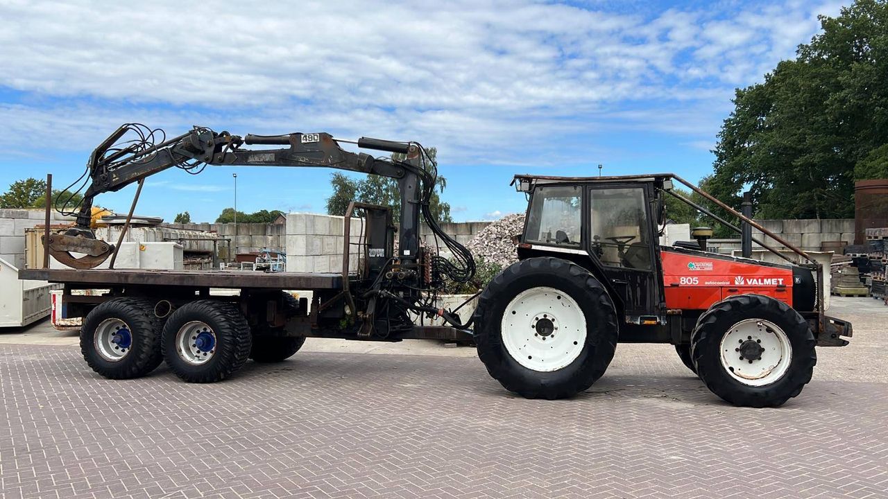 Tractor Valmet 805 Diesel with forwarder