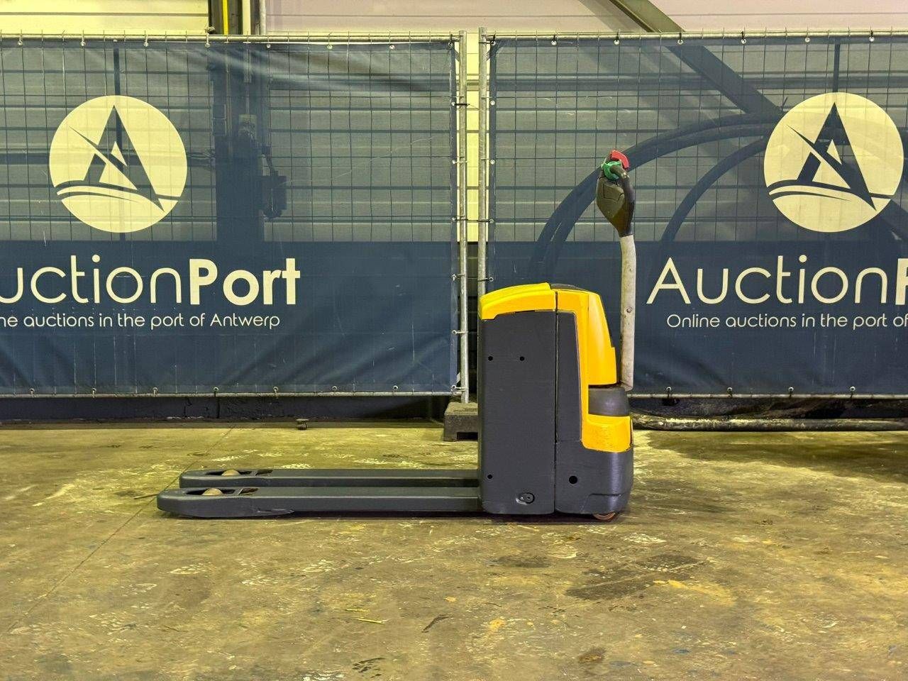Pallet truck Jungheinrich EJE116 Electric 1600kg