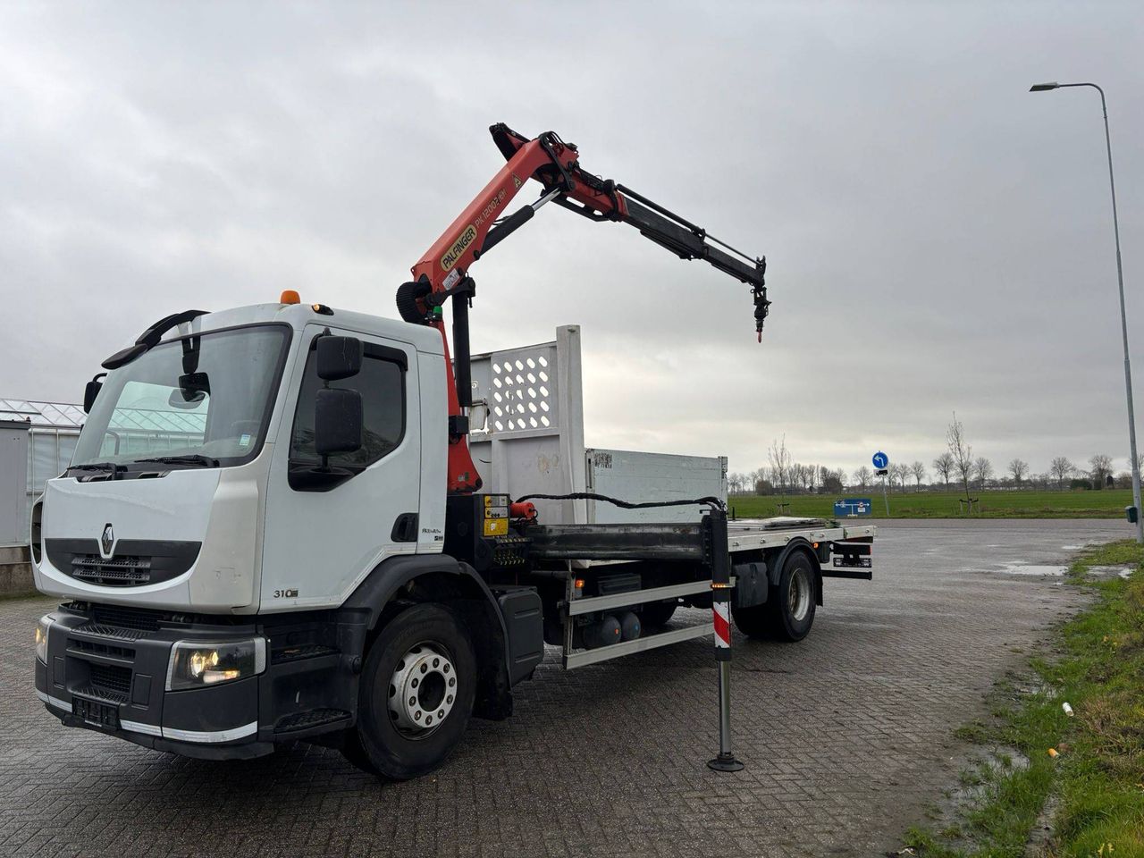 Crane truck Renault Premium 310 Diesel 2014