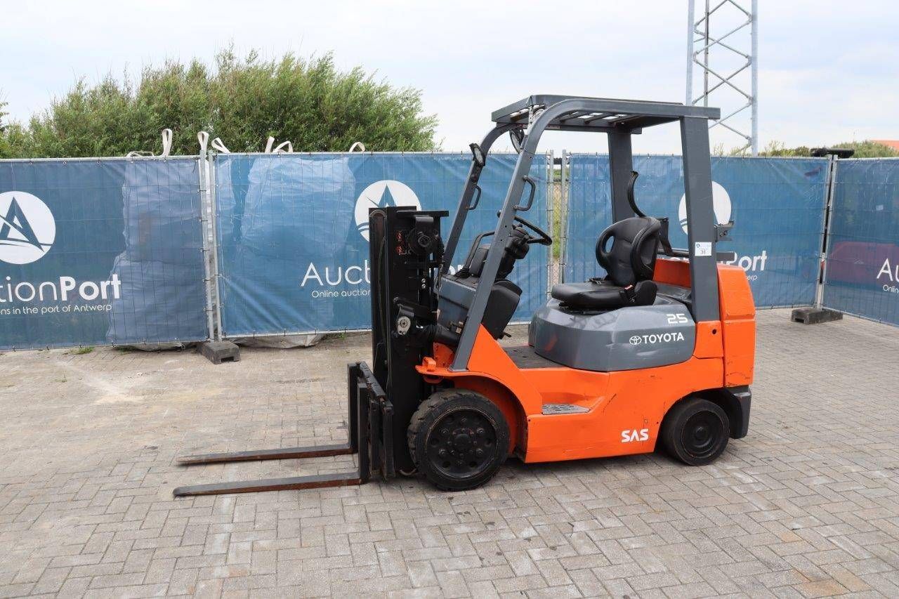 Forklift Toyota 7FGCU25 LPG 2100kg 2.04m 