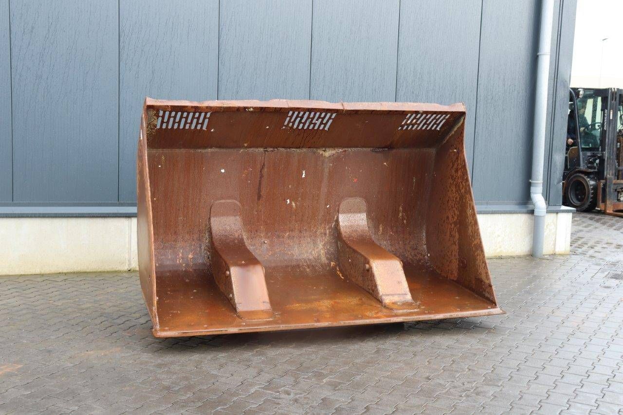 Digger bucket
