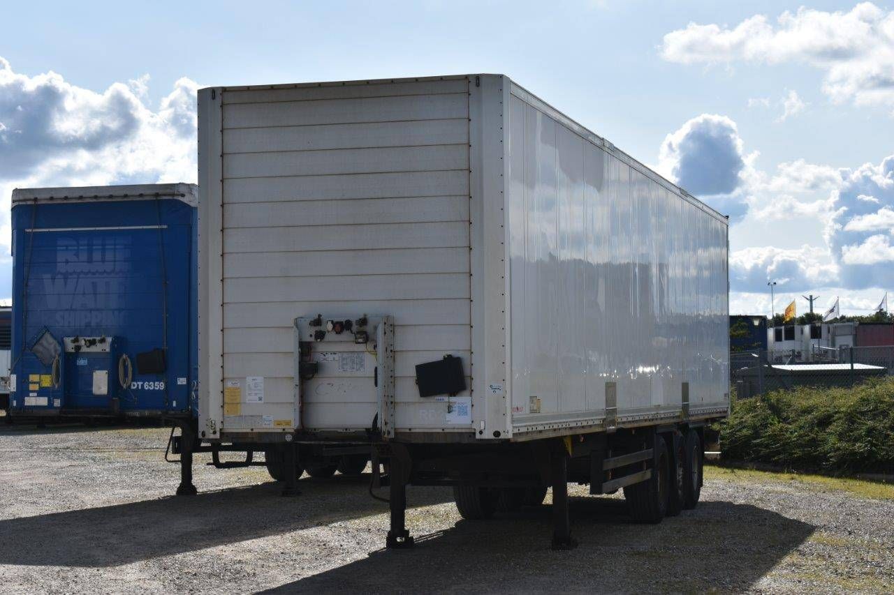 Closed Semi-trailer Schmitz Cargobull SCB S3B 2015