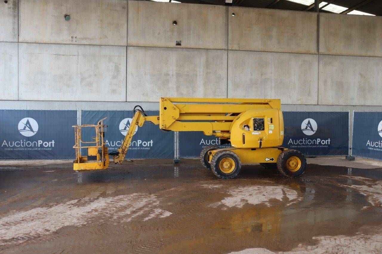 Articulating boom lift JLG 450AJ Diesel 15.77m 230kg 2010