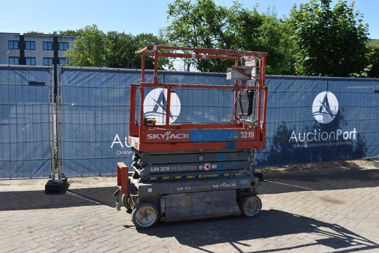Scissor lift Skyjack SJIII 3219 Electric 5.8m