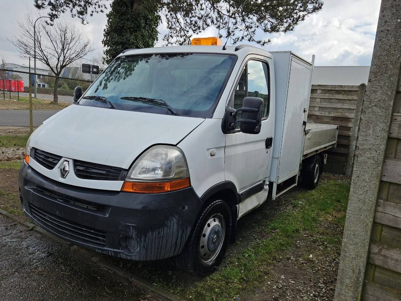 Renault Master 2.5 dCi tipper with 'extra cargo space' Diesel 2010 (Margin)