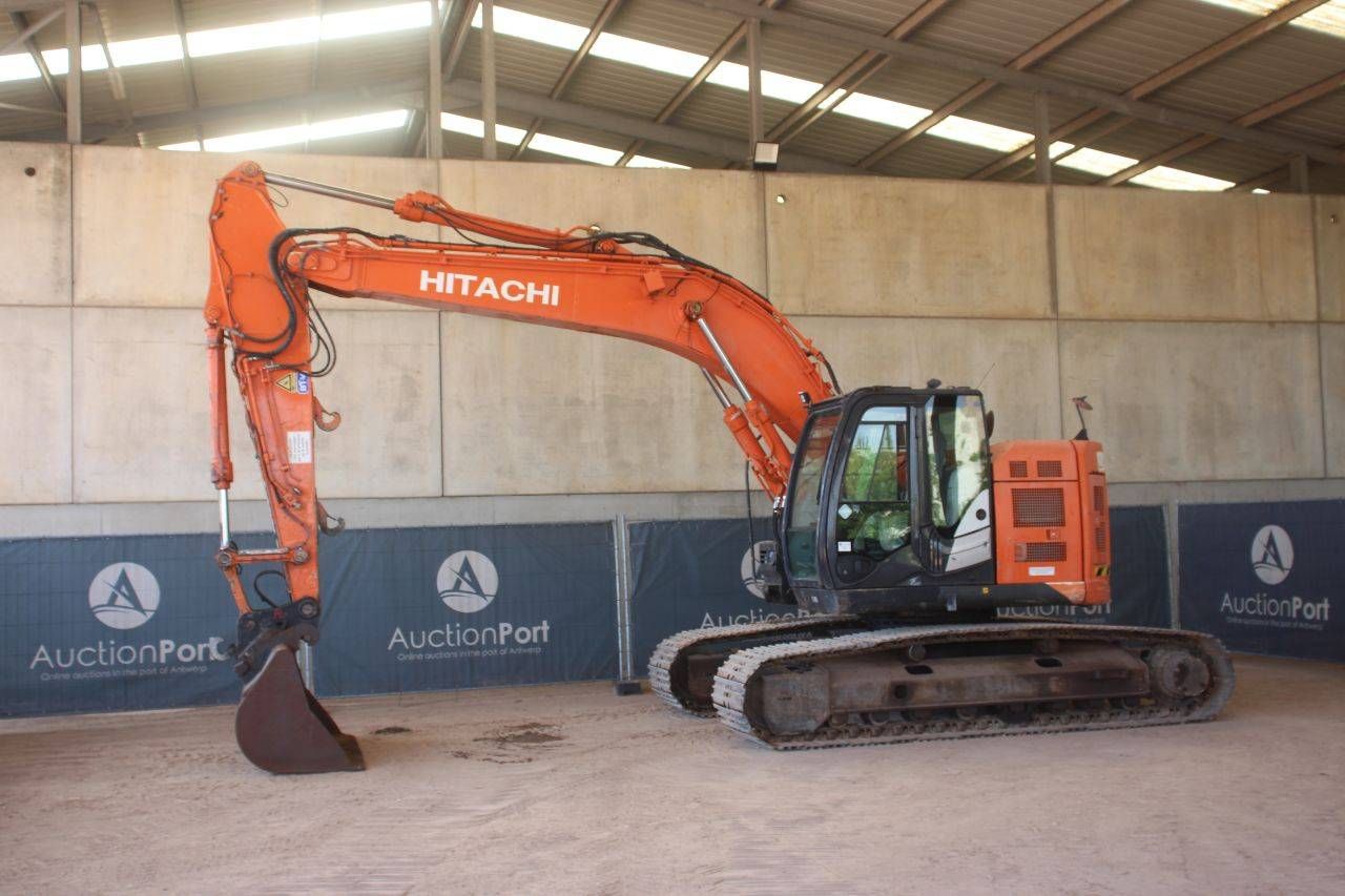 Escavatore cingolato Hitachi ZX225USLC-5B Diesel 122kW 2014