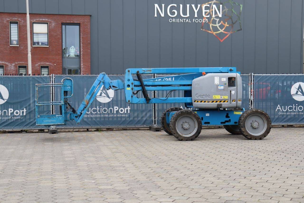 Genie Z-45/25J Diesel 15.94m Articulated Boom Lift 2012