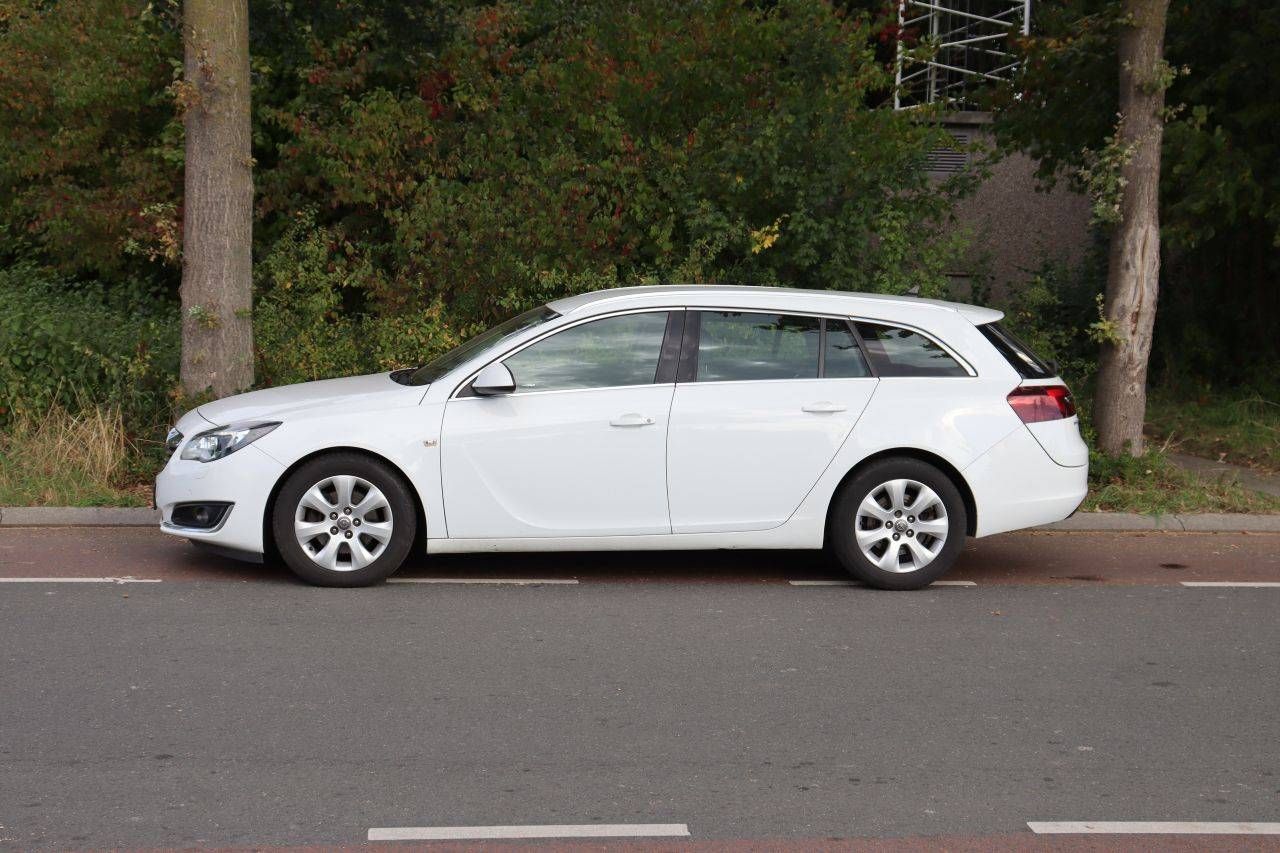 Opel Insignia Sports Tourer SW Diesel Break 163 ch 2014