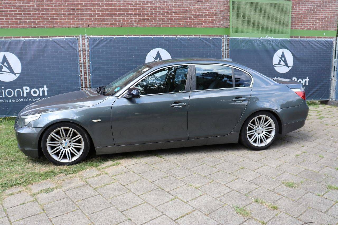 Passenger car BMW 520i Petrol 170hp 2004