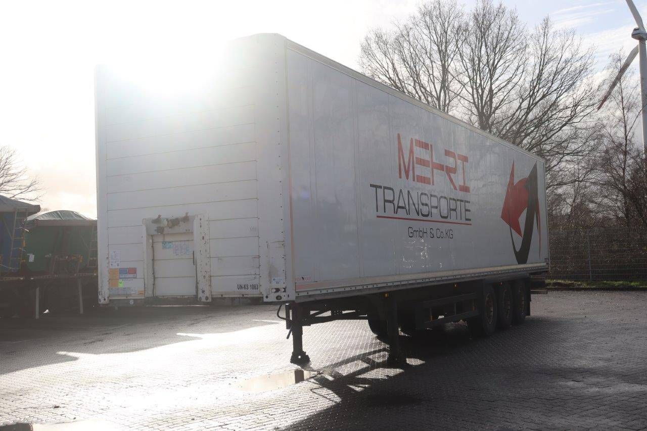 Closed Semi-trailer Schmitz Cargobull SCB S3B 2014