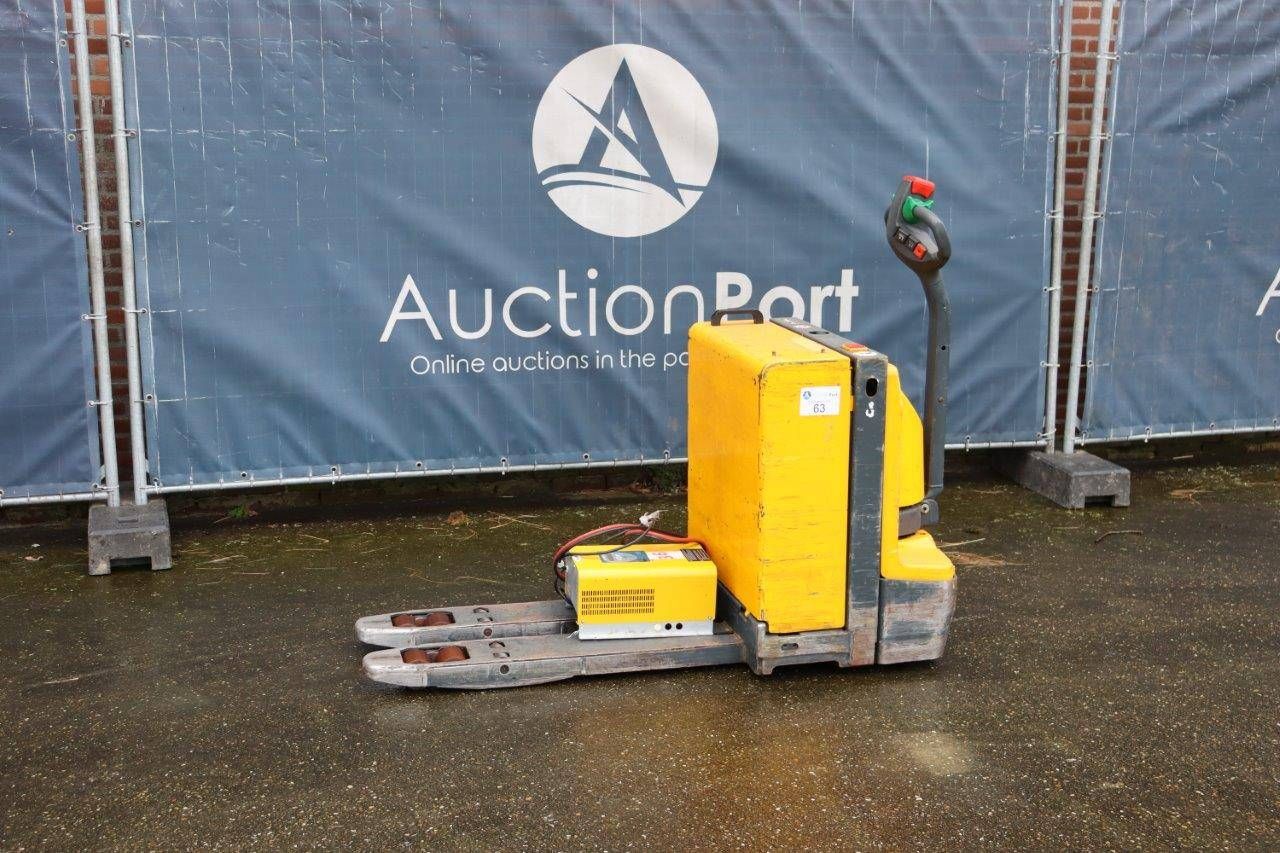 Pallet truck Jungheinrich EJE 220 Electric 2000kg