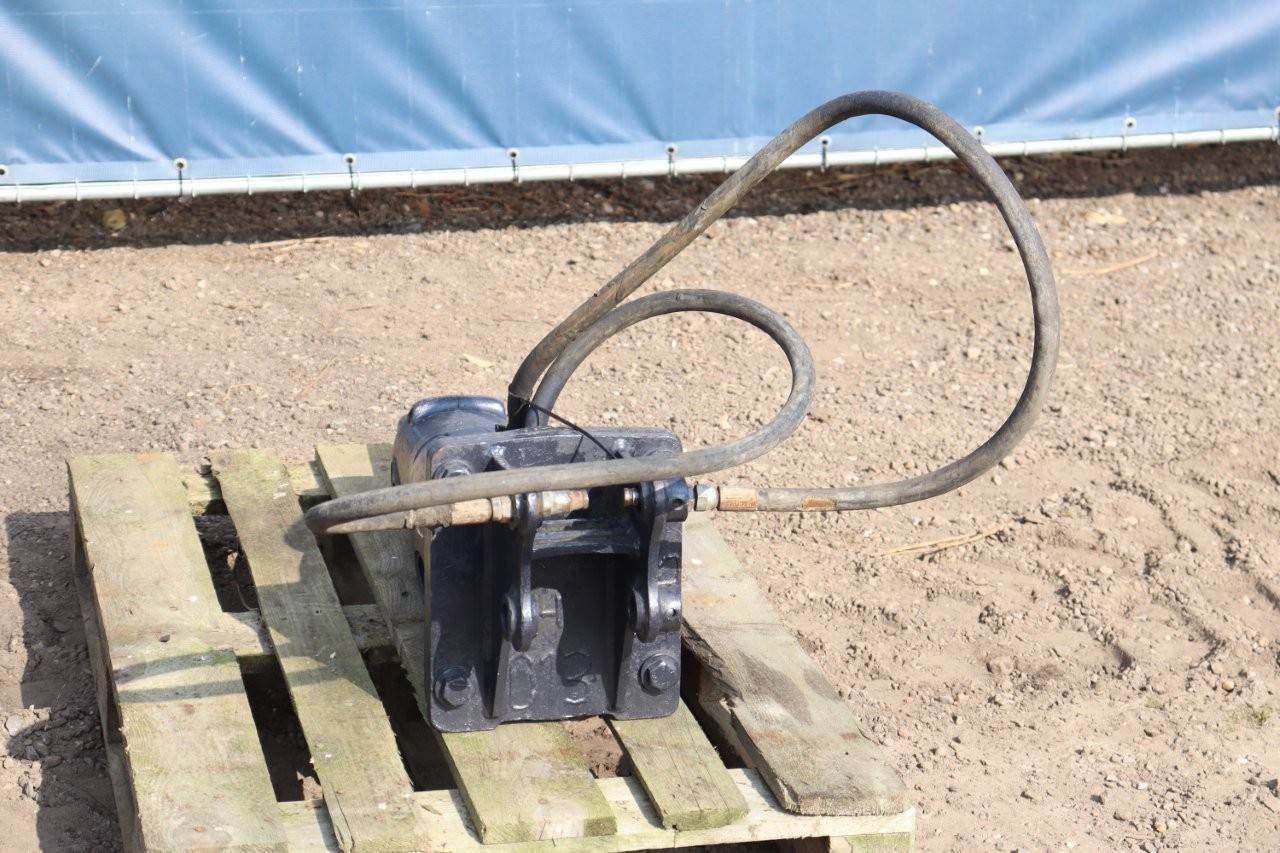 Demolition hammer