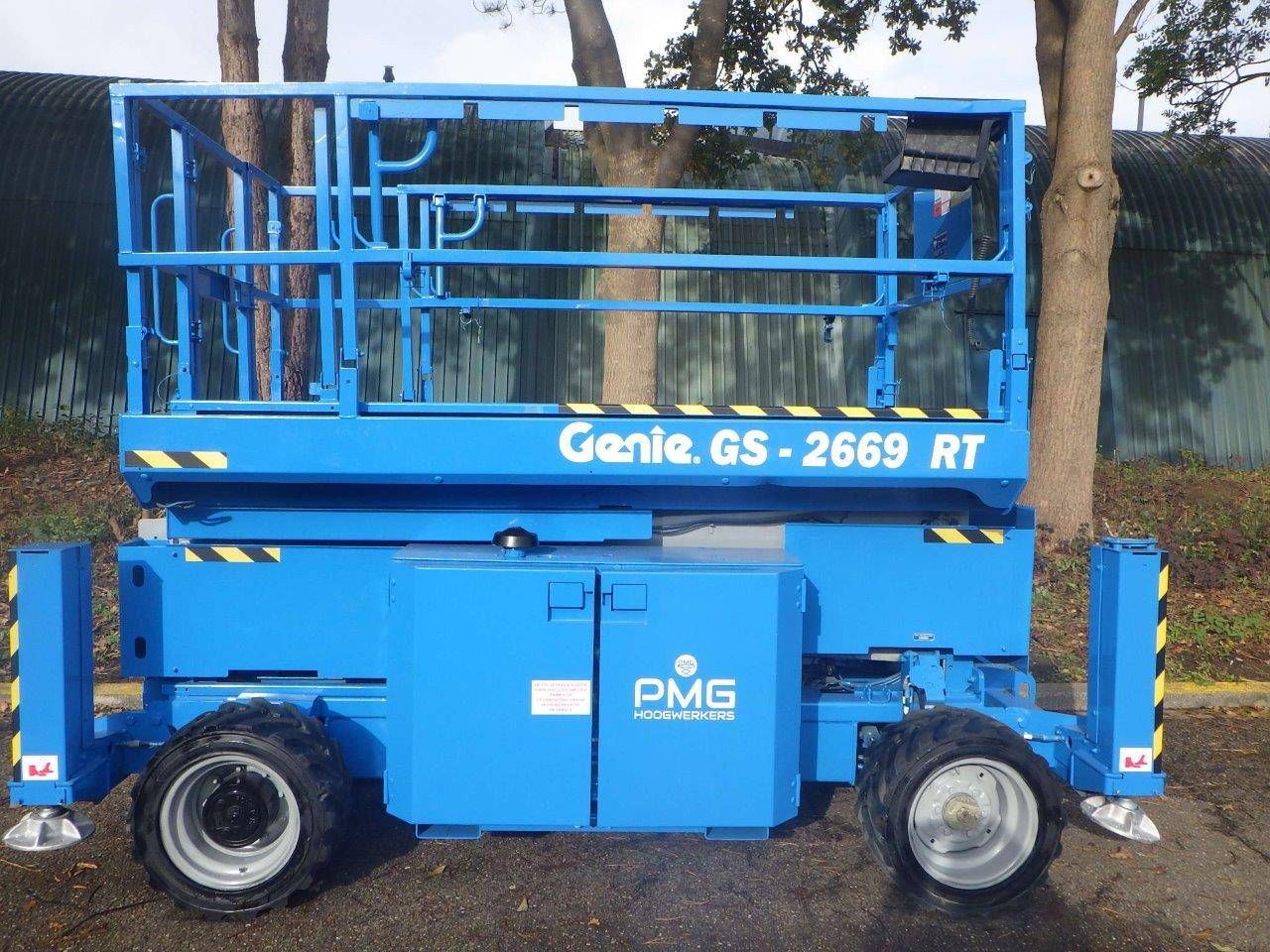 Scissor lift Genie GS-2669RT 9.92m Diesel 2013