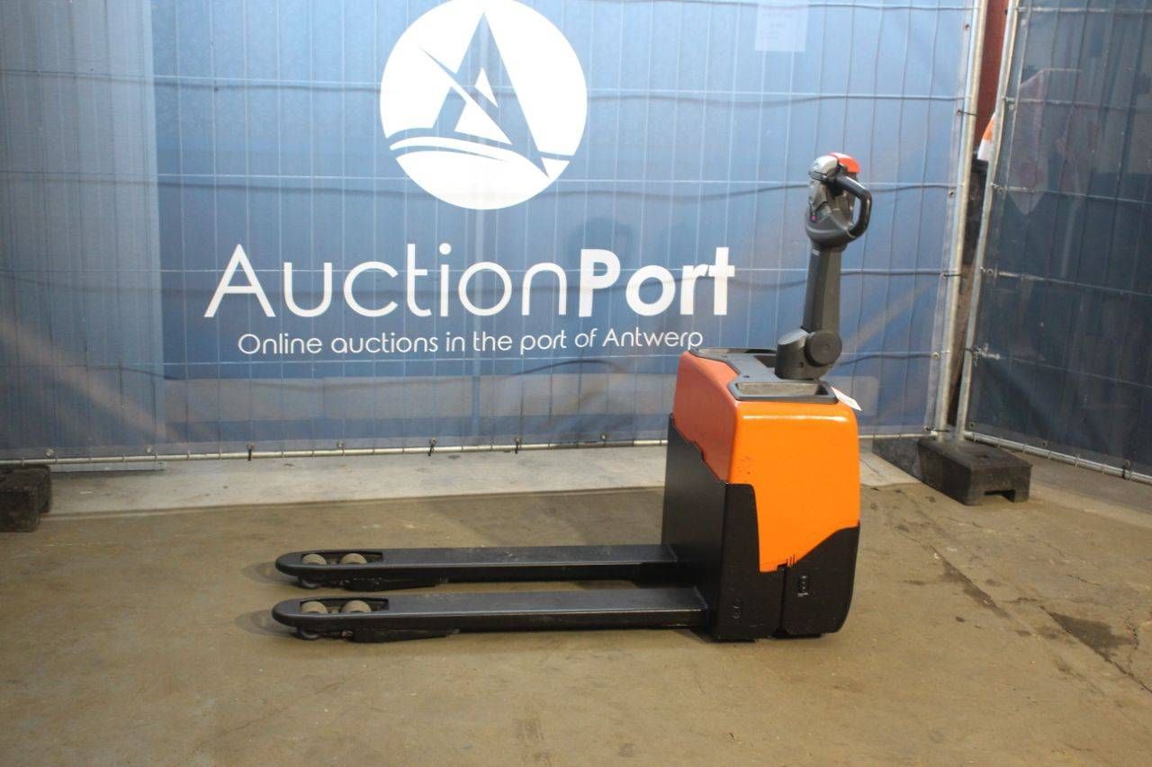 Pallet truck Toyota LWE130 Electric 1300kg 2020