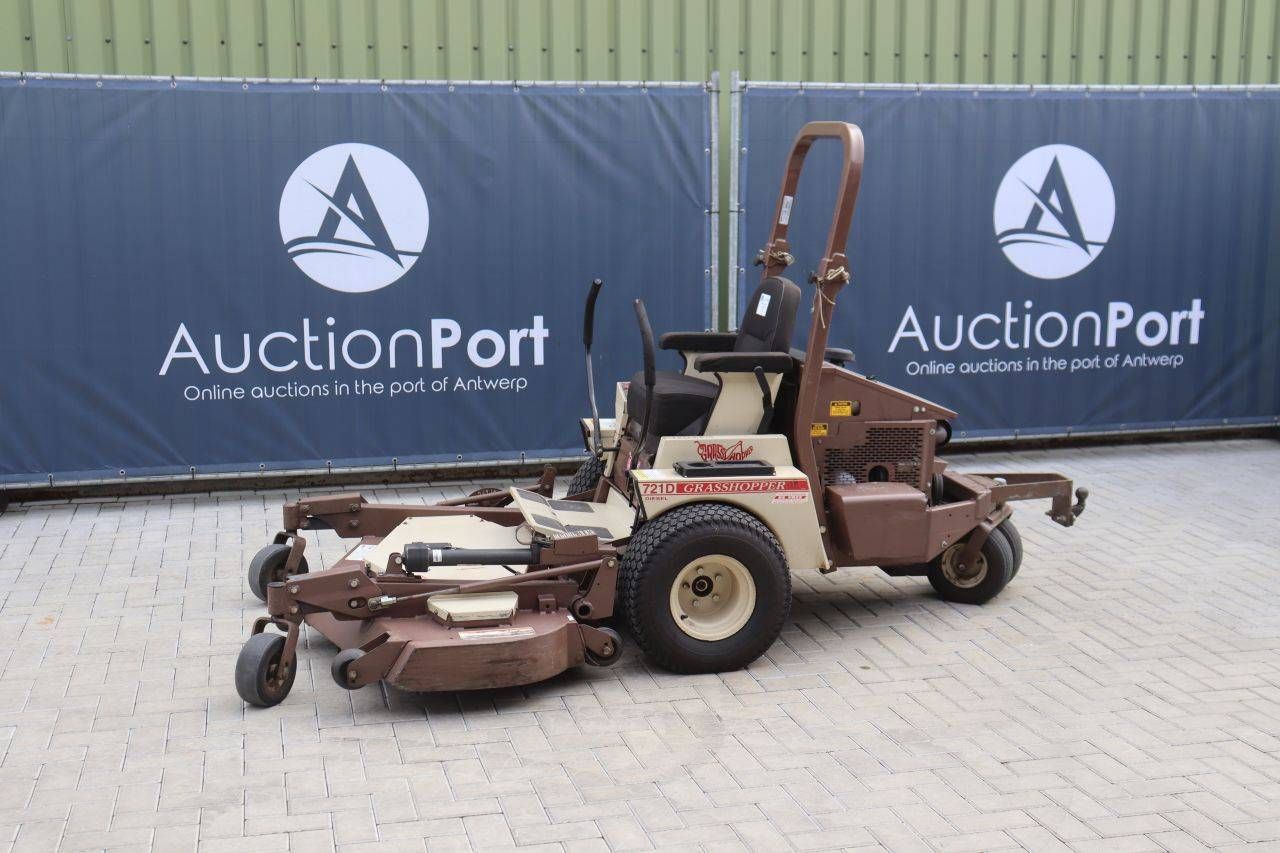 Tondeuse autoportée diesel Grasshopper 721D