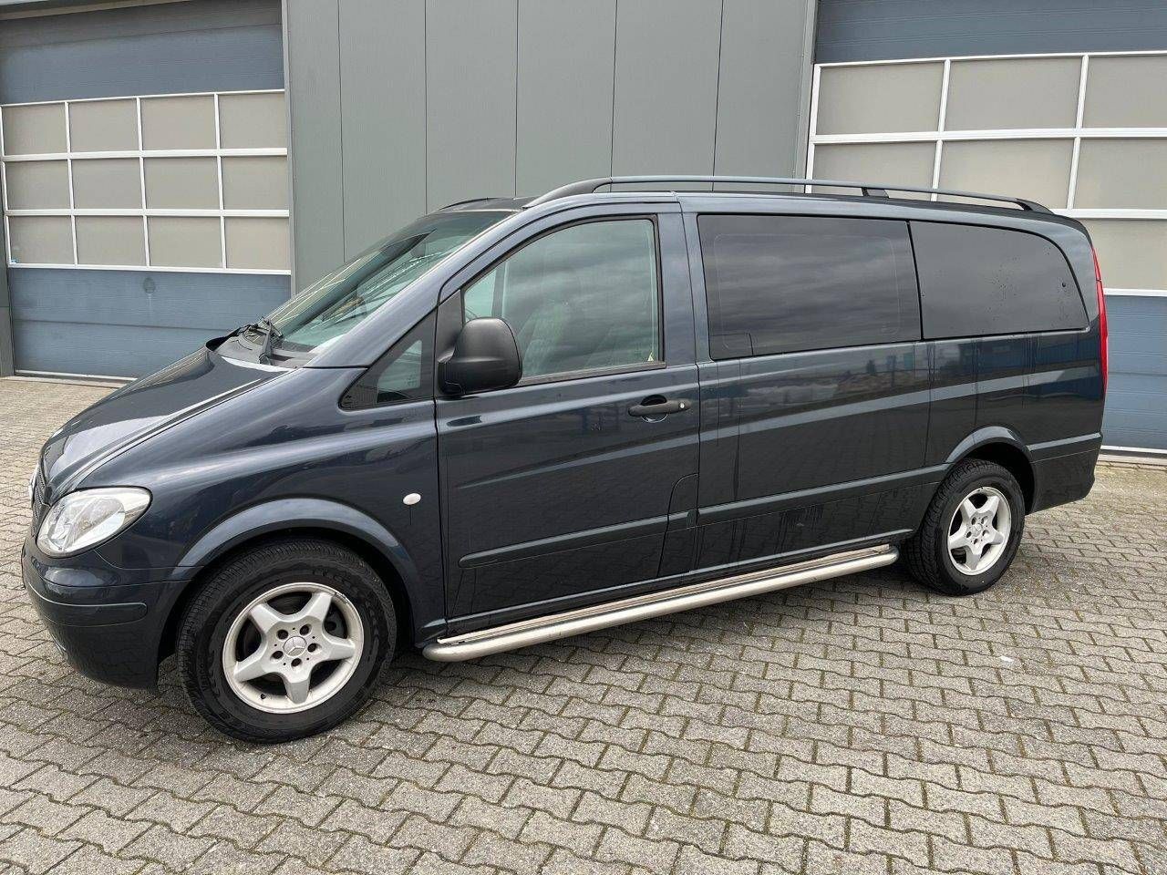 Van Mercedes-Benz VITO 120 CDI Diesel 200hp 2006