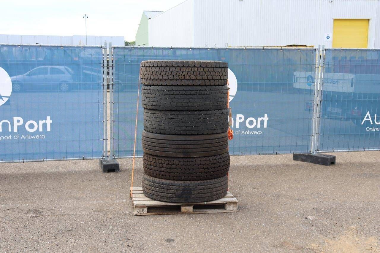 Lot of tires Bridgestone 295/80R22.5 6 pieces